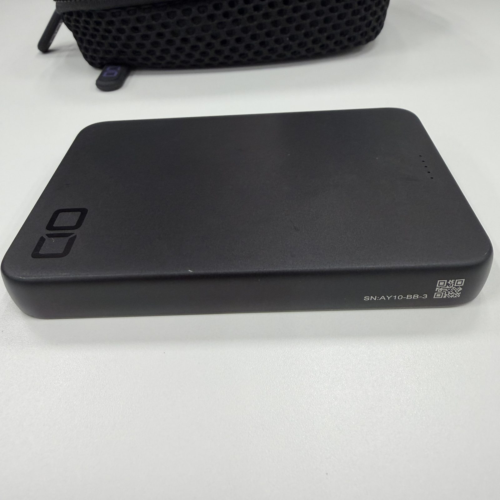 CIO SMARTCOBY SLIM II Wireless 2.0 8K 側面（残量インジケーター）