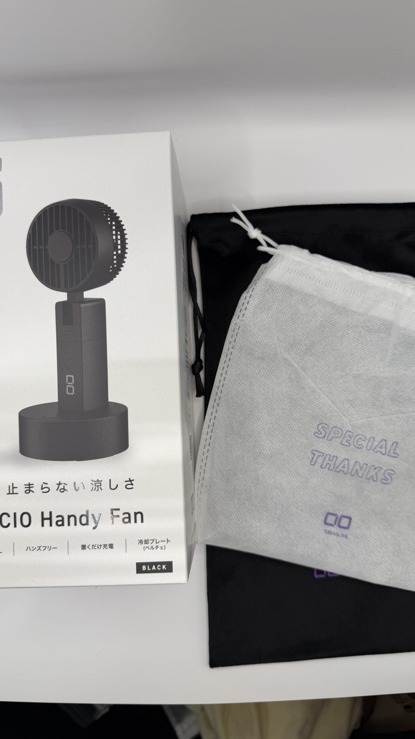 CIOハンディファンの化粧箱とポーチ